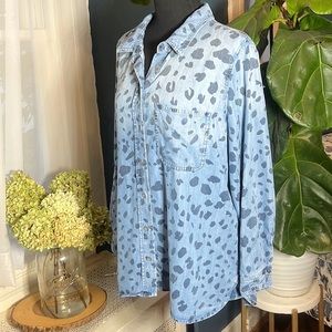Side Stitch denim button down animal print shirt, size LP